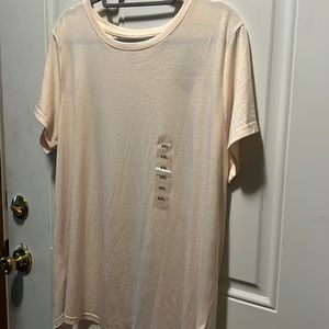NWT soft pink reebok top